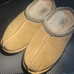 UGG tasmans size 8