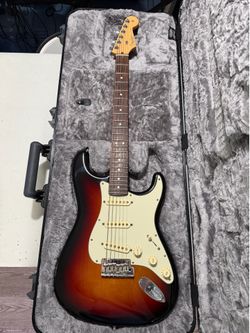 2018 American Pro Fender Stratocaster 3-Color Sunburst