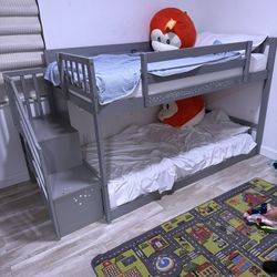 Bunkbed w/ Stairs