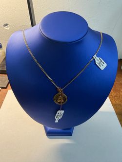 18K Yellow Gold Cuban Chain with Pendant