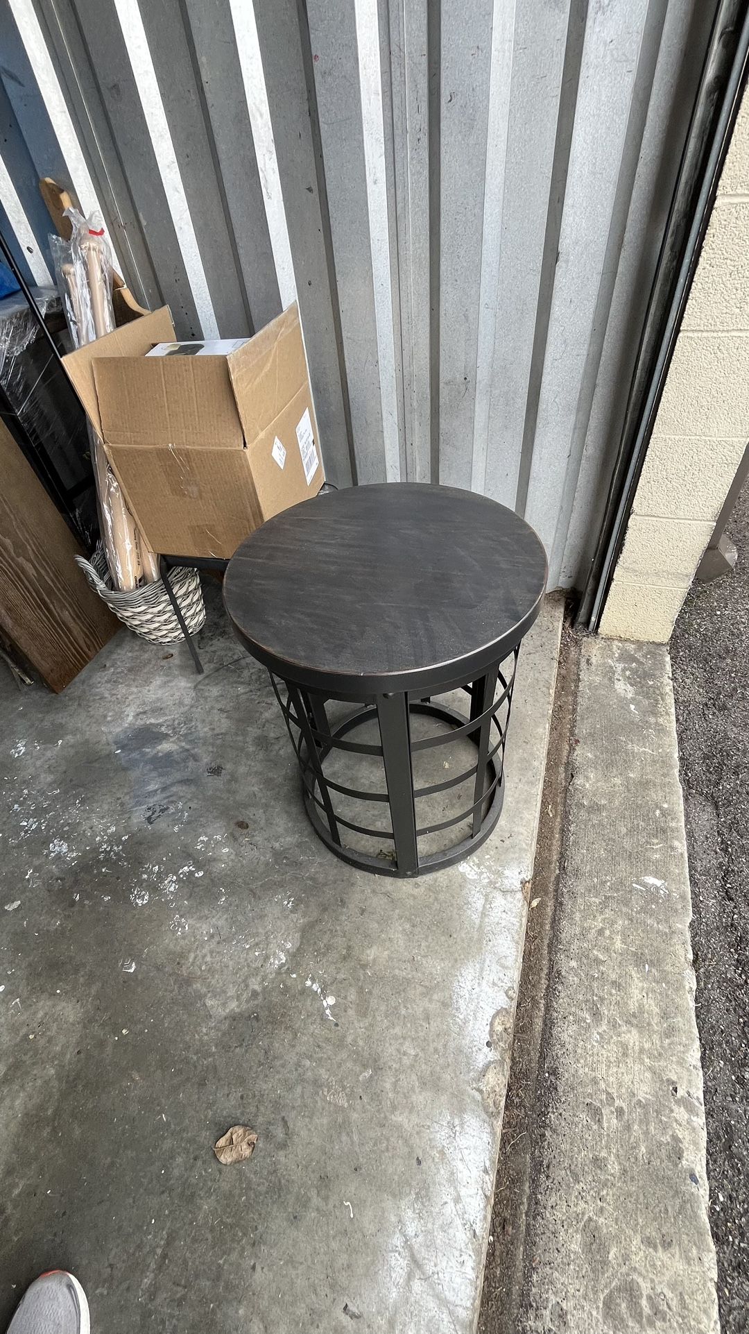 End table