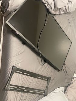 Toshiba 43in LED UHD Smart Tv With Wall Mount