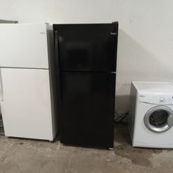 18 Cubic Foot Frost-free Whirlpool Black Refrigerator Very Nice And Clean Sanitize Free Drop-off Vancouver Area