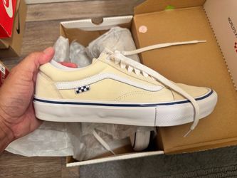 Vans 11.5 classic cream and blue trim