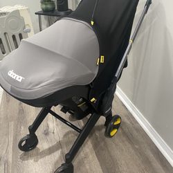 Doona Stroller W/ 2 Bases 
