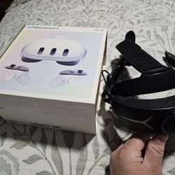 Meta Quest 3 w/external Battery Pack, *No Charger*