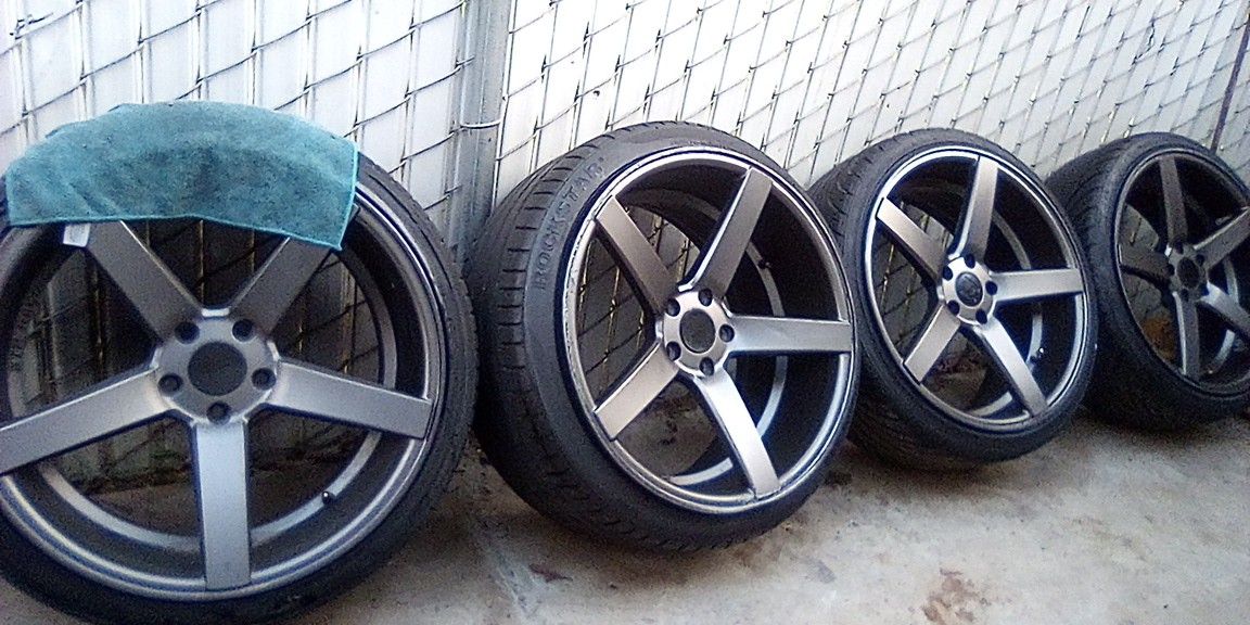 20" Staggered Rims.Need Gone Asap