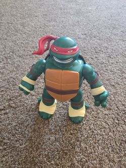 Teenage Ninja Turtle Play Set With Secret Compartment 