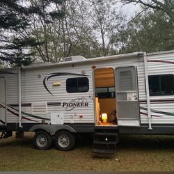 2013 Heartland Pioneer. $8000(OBO) 