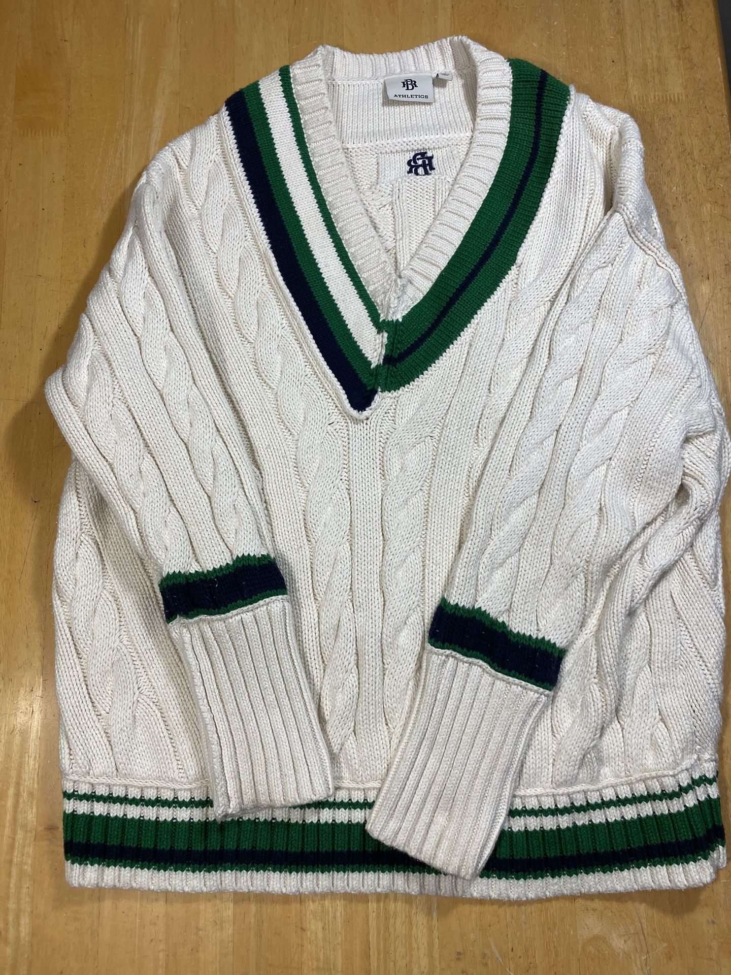 Banana Republic BR Athletics Cricket Sweater Luxurious Soft Size M 23.5pit2pit