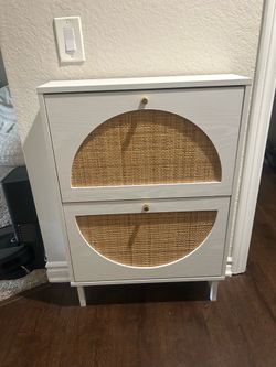 show cabinet
