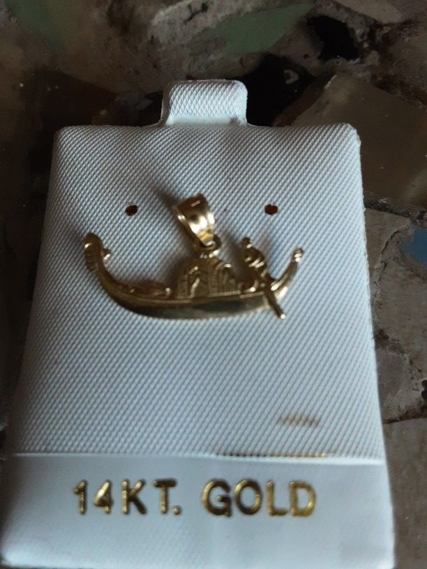 Venetian 14K Gold Gondola Charm or Pendant