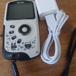 KODAK PLAYSPORTS CAMCORDER DIGITAL VIDEO CAMERA  POCKET HD 1080P