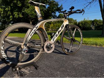 Fuji D-6 High Modulus Carbon TT/Triathlon Bike | Size 54M/L | SRAM Red Titanium/Carbon 10v | XeNTis/