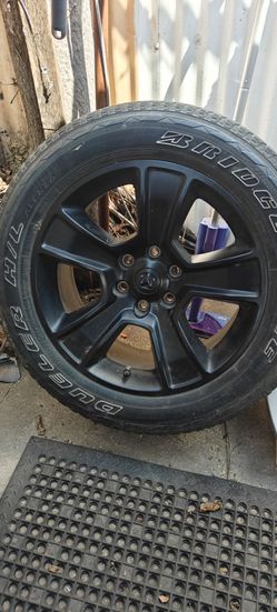 2020 Dodge Ram 1500 hemi factory Rims