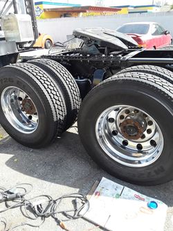 Pulido de aluminio y pintura detallado de interiores