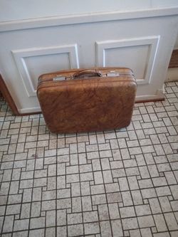 Airway Luggage Suitcase Medium Brown Marble Finish/24 X 19 X 8 Inches.         9