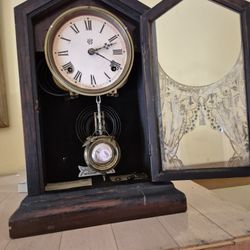 Watervery Antique Clock