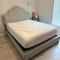 Queen Bed Set And Dresser Silver