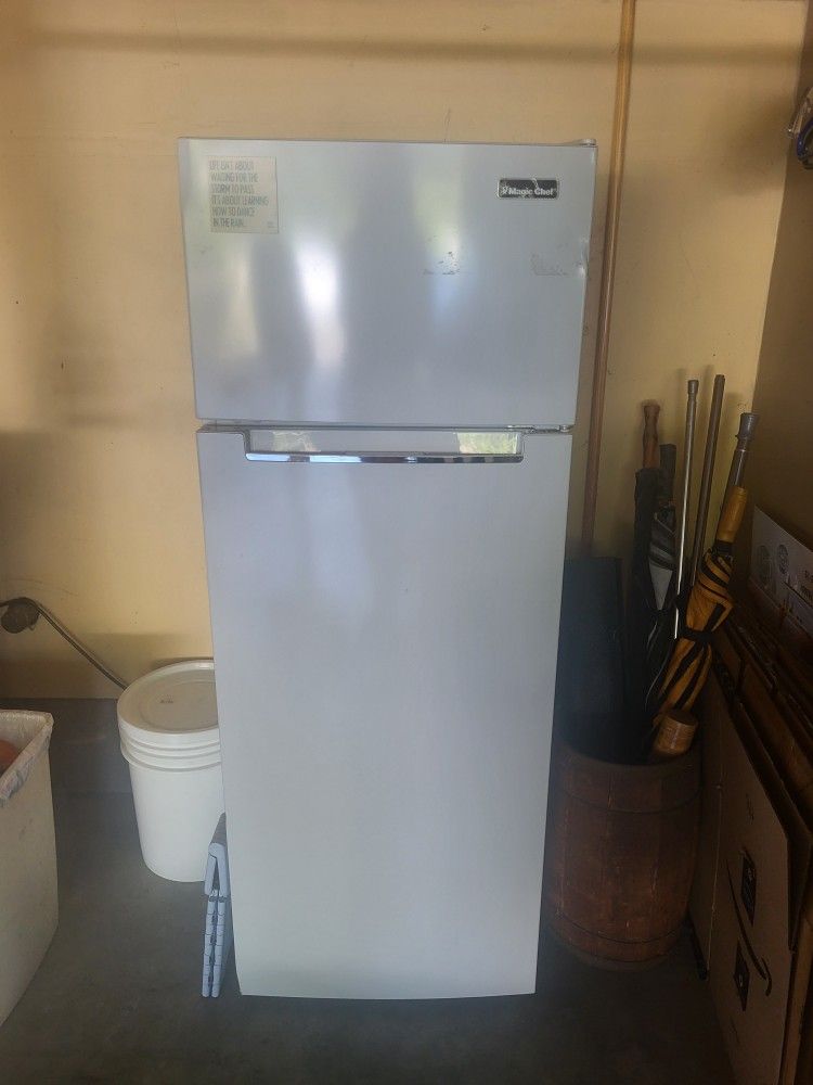 Magic Chef Refrigerator