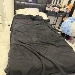 twin bed 