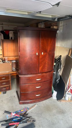Dresser