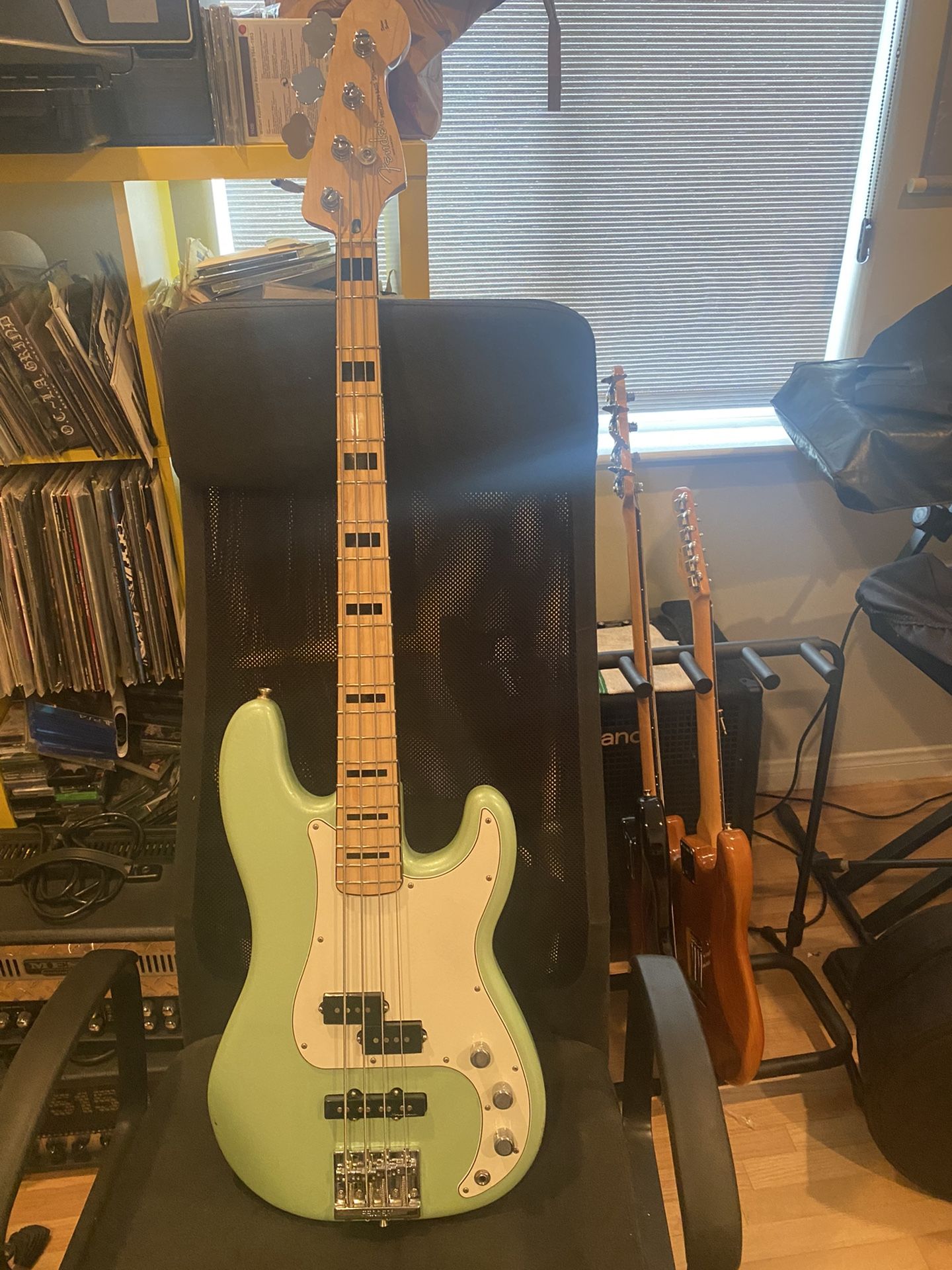 Fender PJ Special Edition Deluxe Bass Sea Foam Pearl