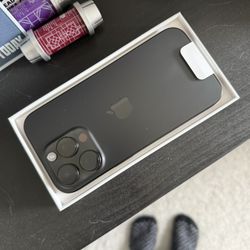iPhone 16 Pro Unlocked - 256Gb - Black