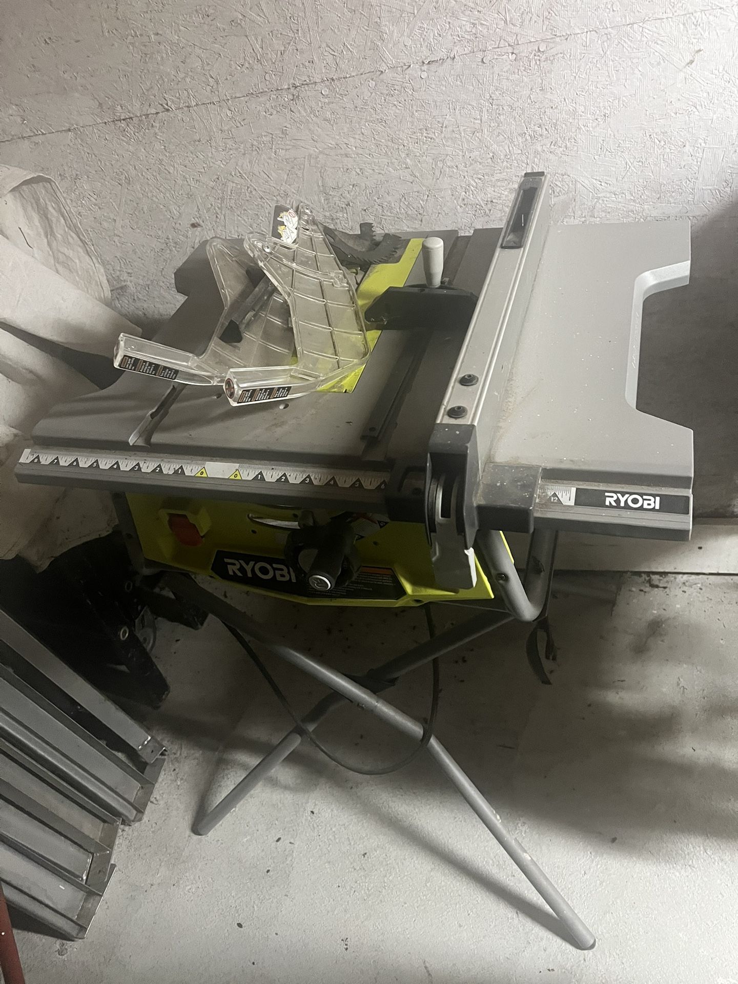 Ryobi Saw Cutter With Table Stand 