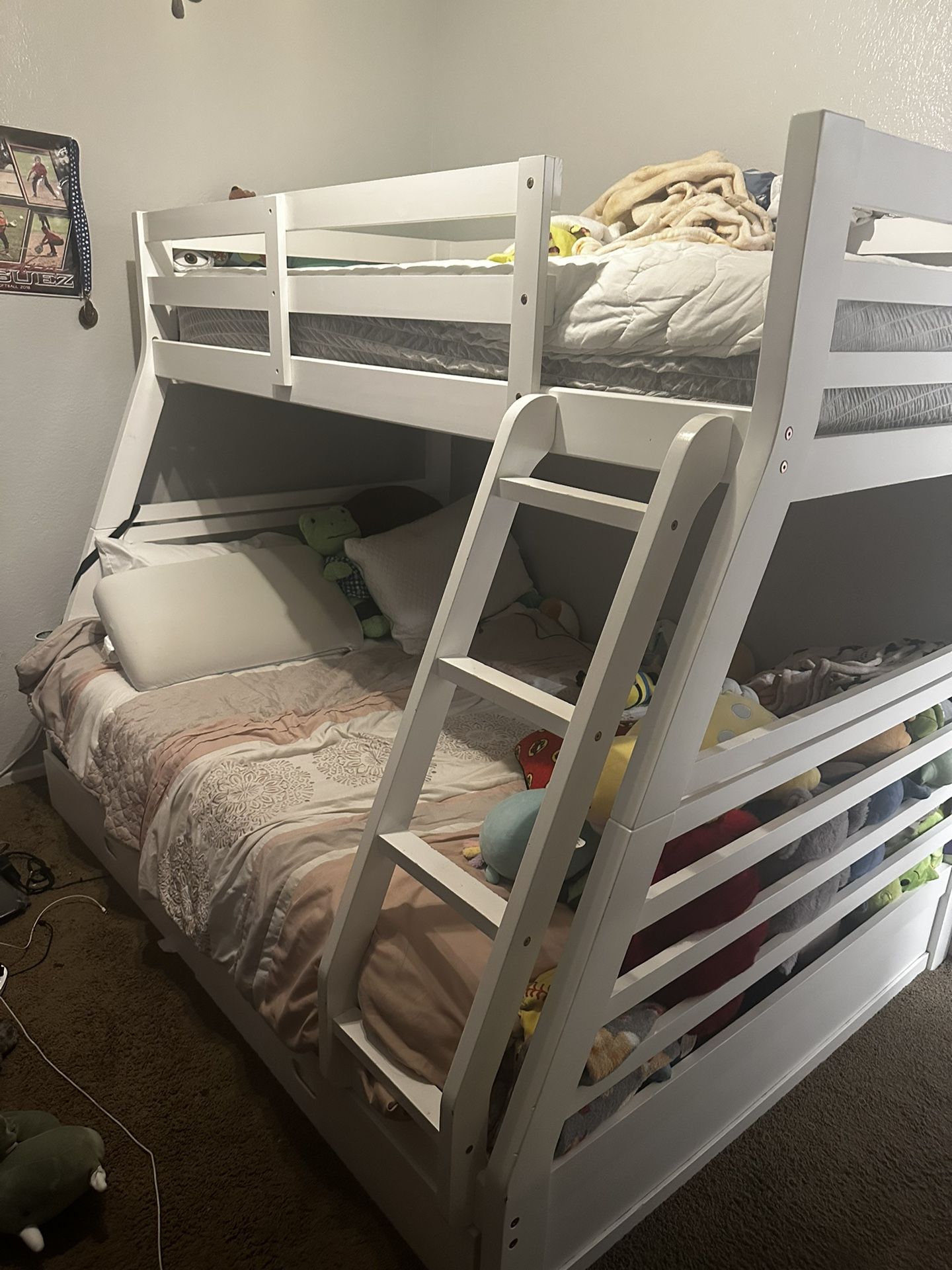 White Twin/Full Bunkbeds