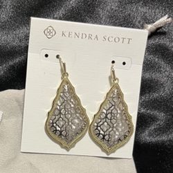 ♥️💞Kendra Scott Addie Gold Drop Earrings in Silver Filigree Mix