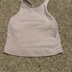 Minimalist Pale Lavender Athletic Tank Top with Criss-Cross Back