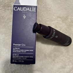 Caudalíe- Premier Cru Anti-Aging Serum with Niacinamide and Hyaluronic Acid 