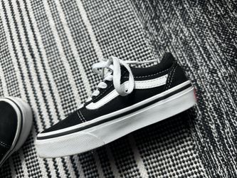 Kids vans (only tried on)