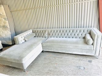Exquisite High End Z Gallerie Crystal Encrusted Tufted Sectional Sofa w/Storage