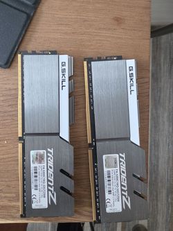 G.SKILL Trident Z 32GB (2x16GB) DDR4 3200MHz Desktop RAM PC4-25600 Silver/White