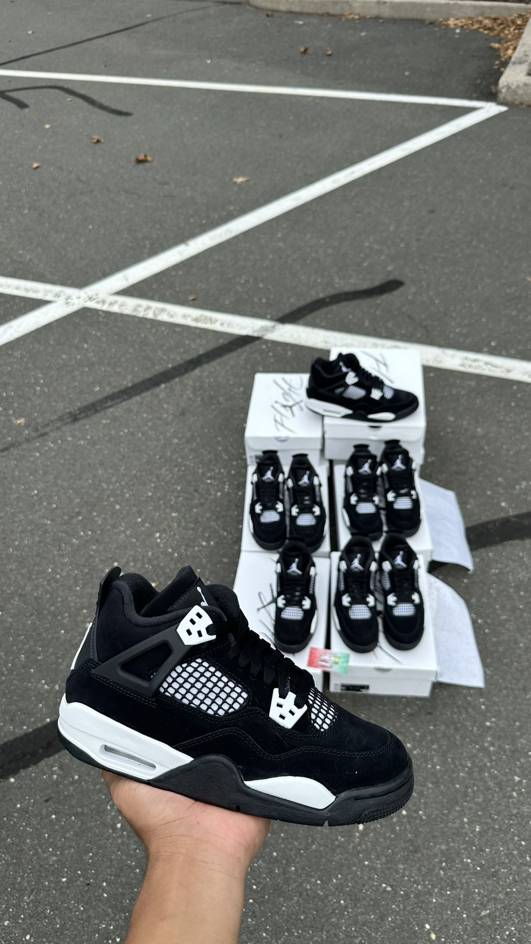 Jordan 4 Retro White Thunder Size 5.5Y-6Y-6.5Y-9-11