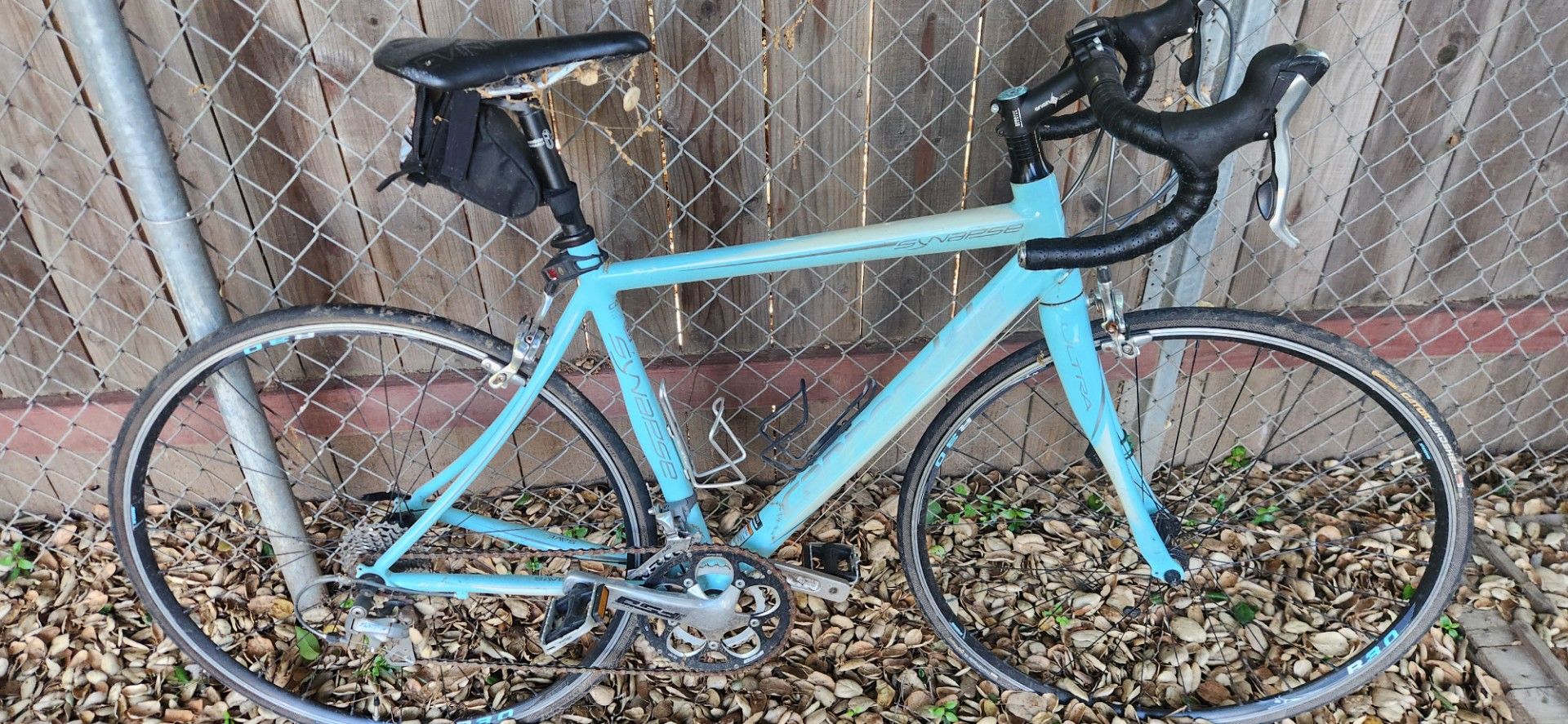 Cannondale Synapse road bike light blue