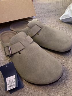 Clogs (off brand of birkenstocks)