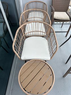 Outdoor 5-Piece patio sitting group with extra chair and table