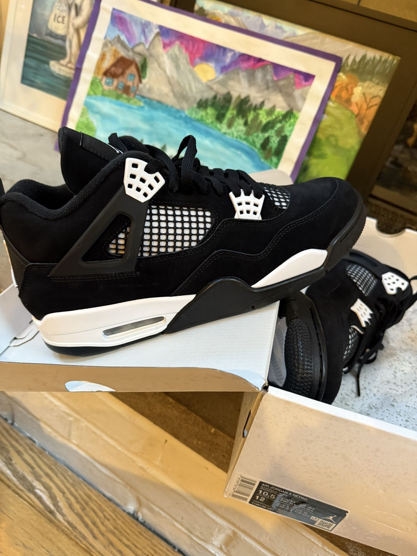 Jordan 4 White Thunder Size 10.5 M