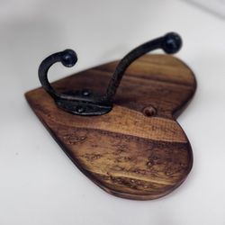 NEW CEDAR HEART ACCENT PEICE CUSTOM