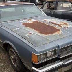 1986 Box Chrome Trim 