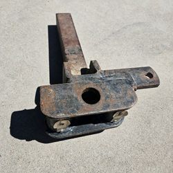 Heavy duty receiver hitch. 