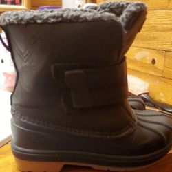 Kids snow boots size 12