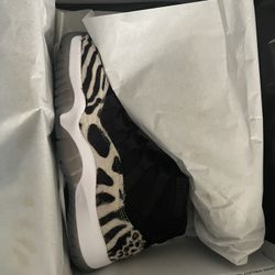 Jordan 11 Size 6.5W