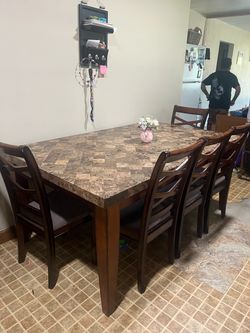 Marble Dining Table / Comedor de Marmol