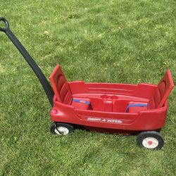 Radio Flyer Red Wagon with Foldable Seats & Seatbelts 