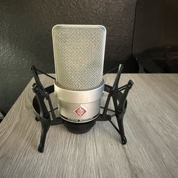 Neumann TLM 103 Large-Diaphragm Condenser Microphone (Nickel) – w/ Nuemann shock mount