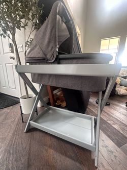 Uppa baby gray bassinet / hamper